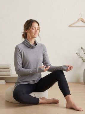 Athleta Womens Grey Hooded Long Sleeve Top